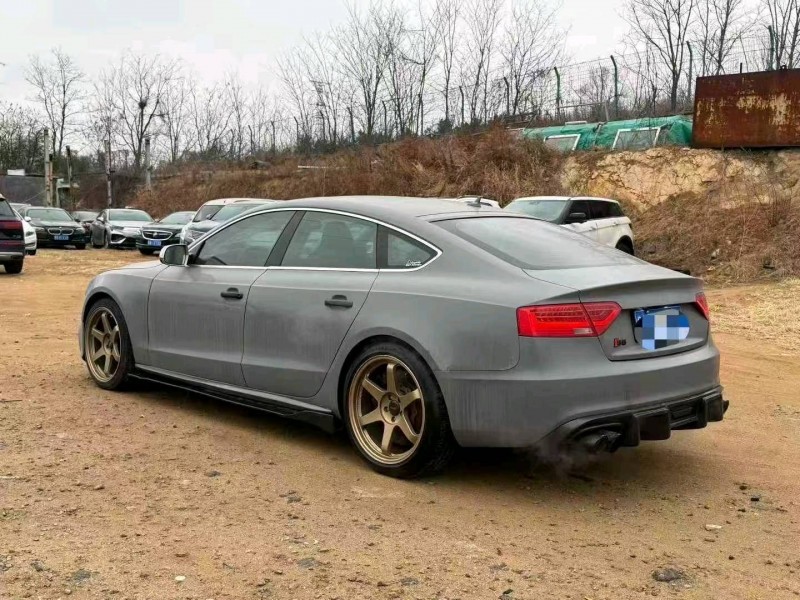 青岛13年奥迪S55