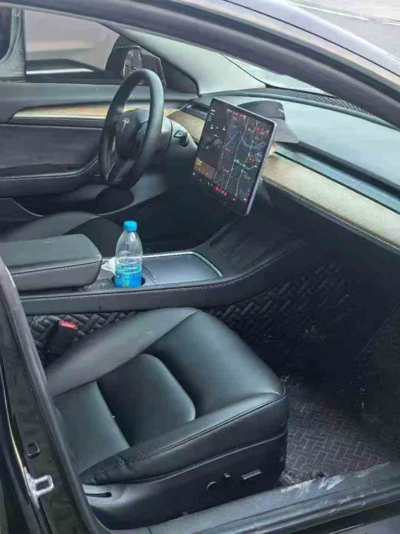 遂宁21年特斯拉MODEL 37