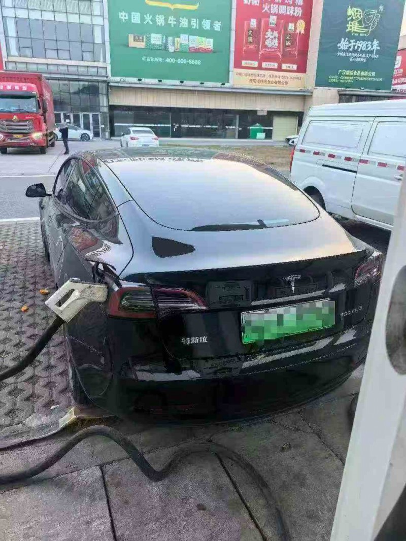 遂宁21年特斯拉MODEL 39