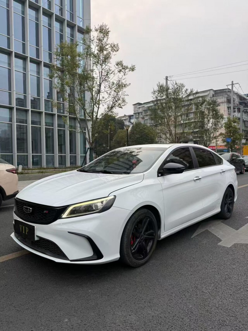 成都22年吉利缤瑞3