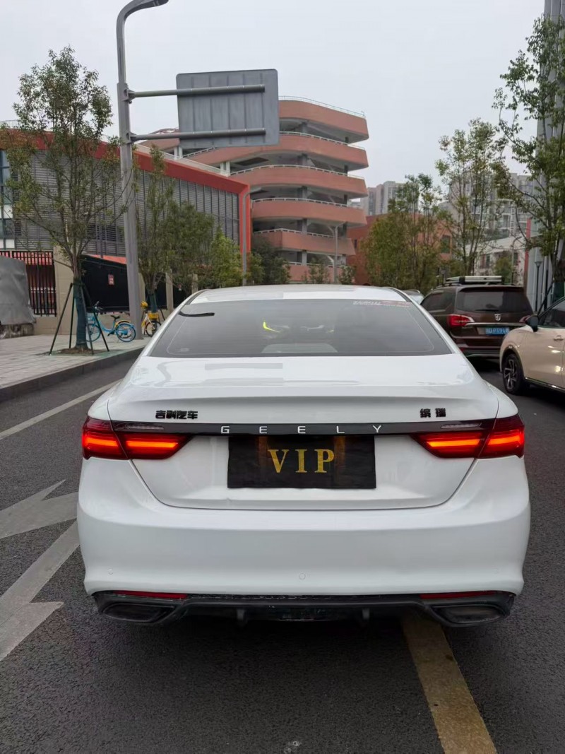 成都22年吉利缤瑞4