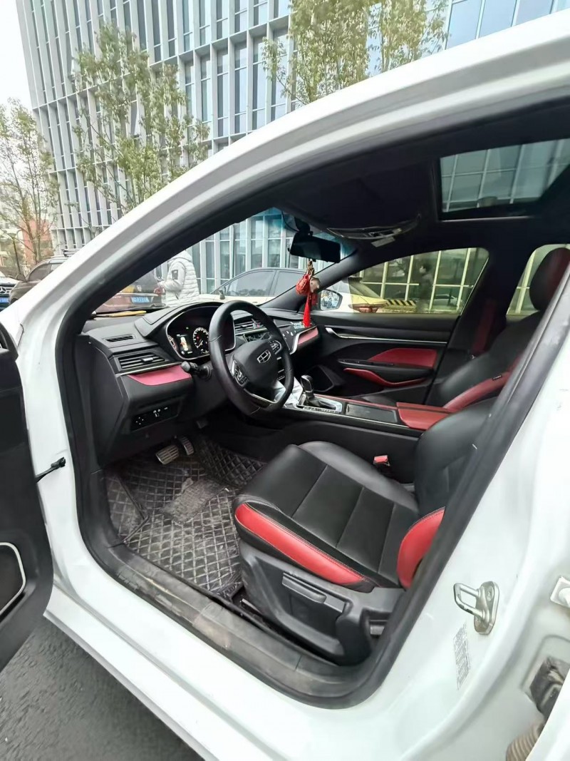 成都22年吉利缤瑞7