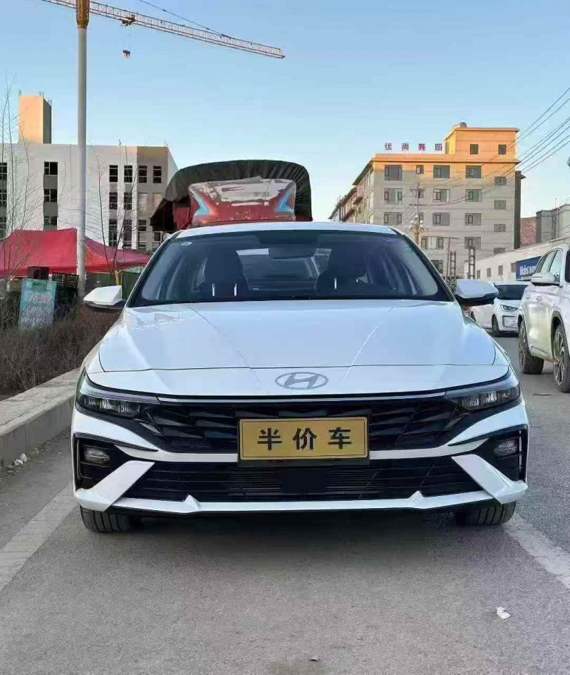 昭通26年现代伊兰特1