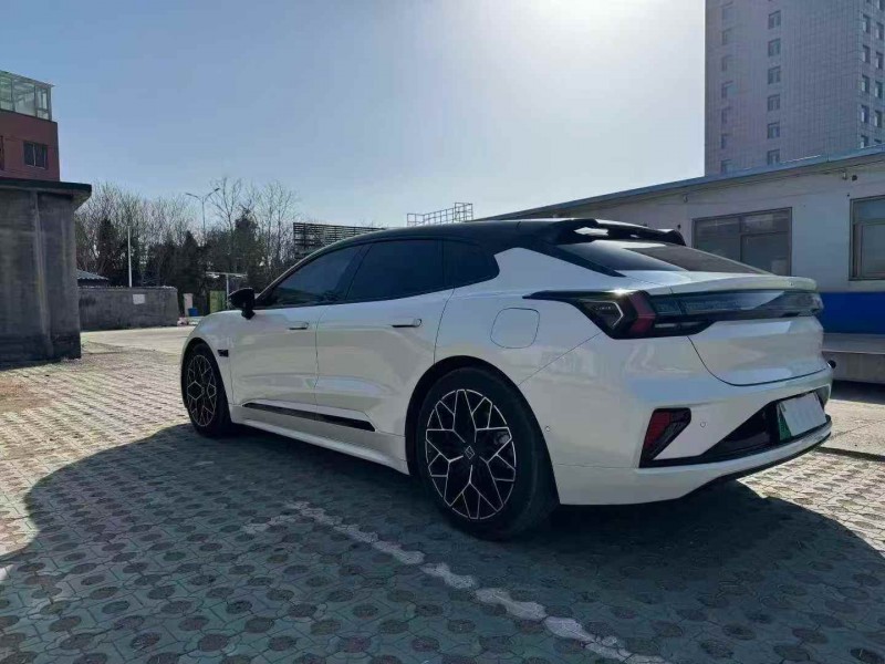 濟寧24年極氪汽車0017