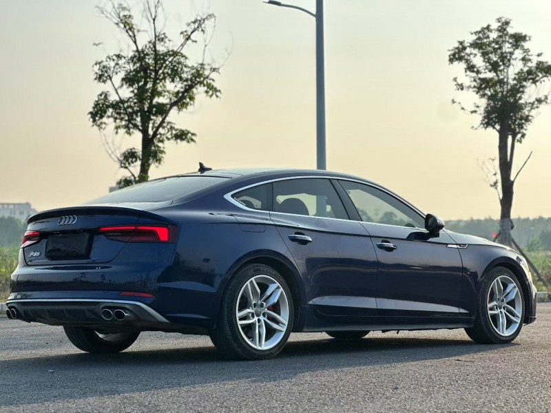 汕头19年奥迪A58