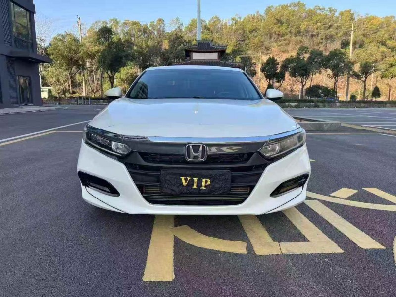 淮安18年本田雅阁1