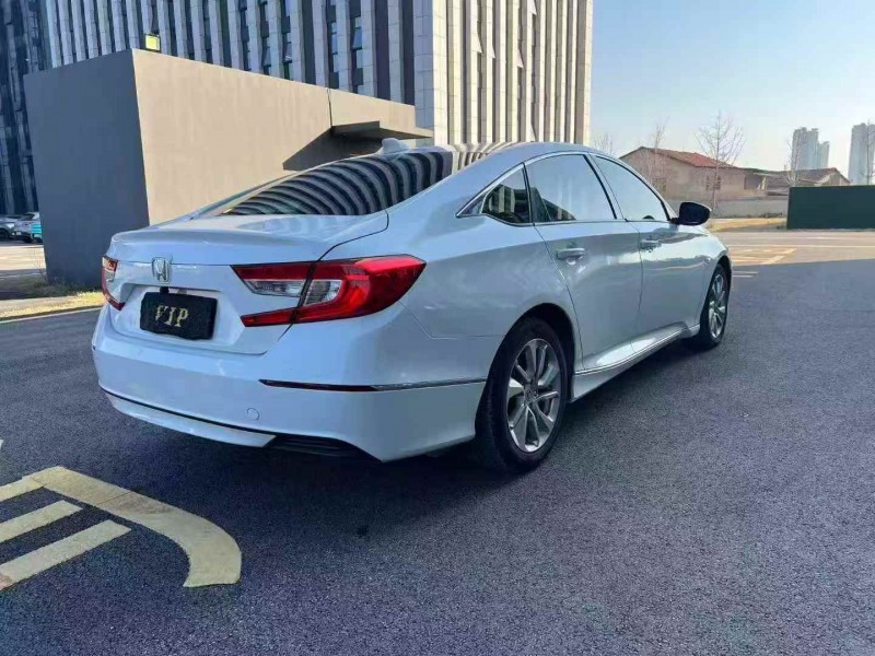 淮安18年本田雅阁8