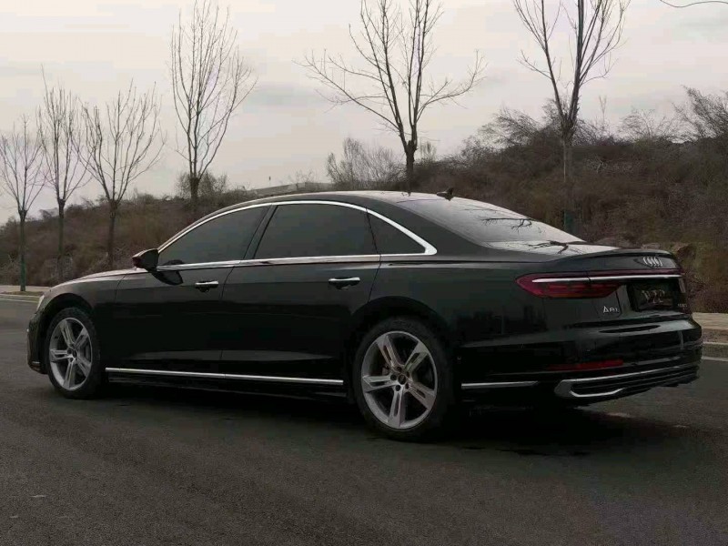 石家庄23年奥迪A8L6