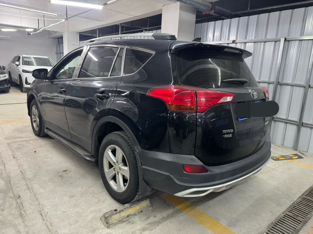 成都15年丰田RAV4荣放6