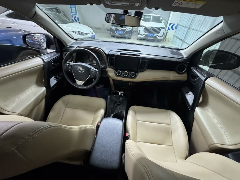 成都15年丰田RAV4荣放8