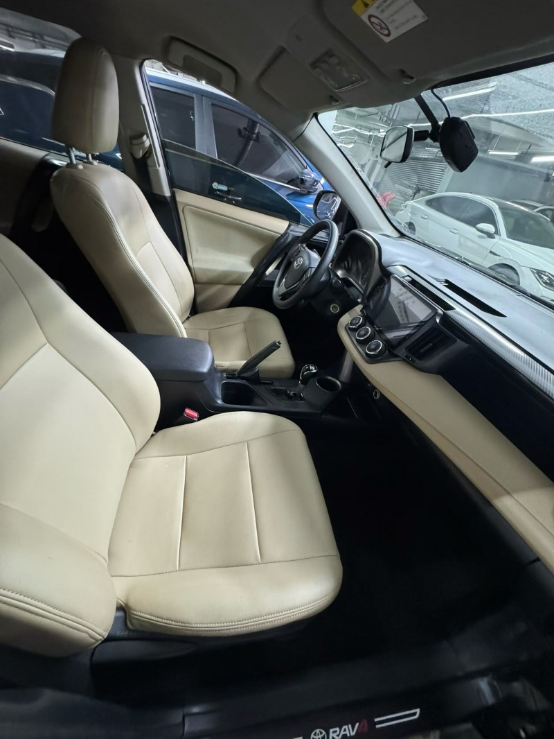 成都15年丰田RAV4荣放9