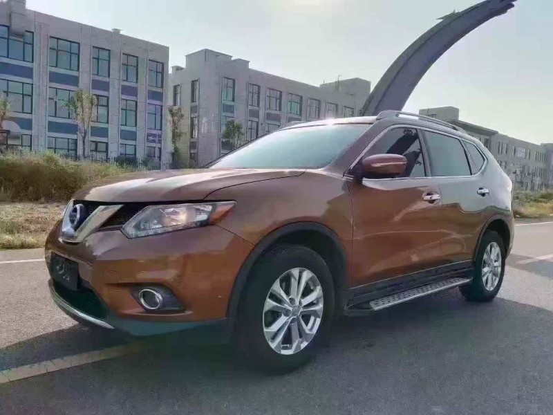 济宁15年日产奇骏2