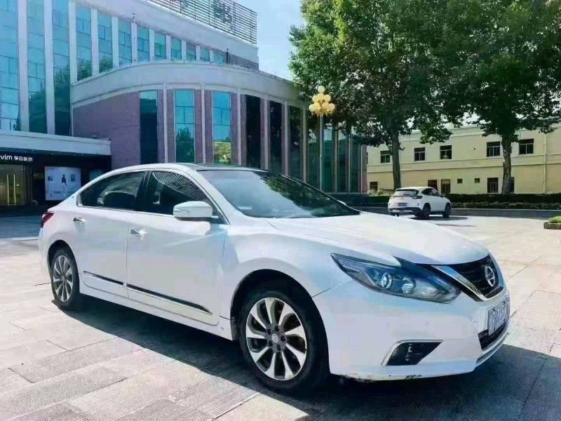 泰安17年日产天籁3