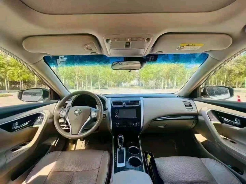 泰安17年日产天籁4