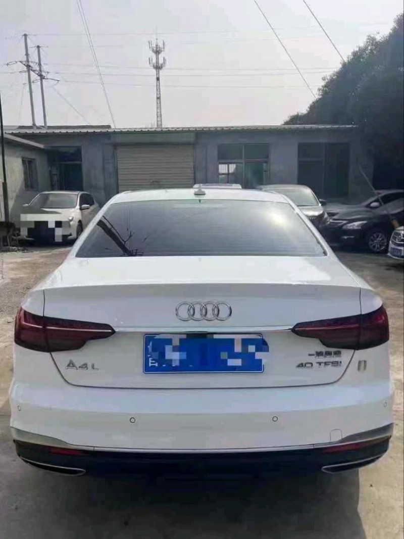 济宁22年奥迪A4L9