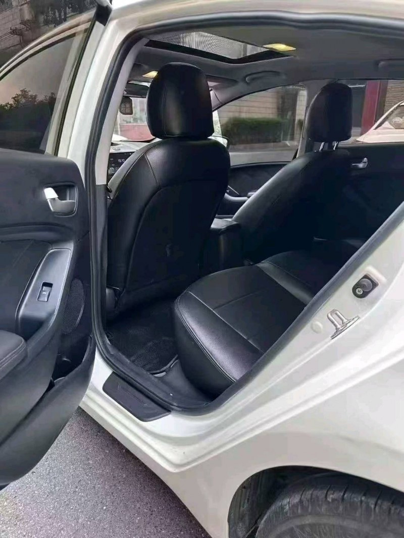 长沙19年起亚K36