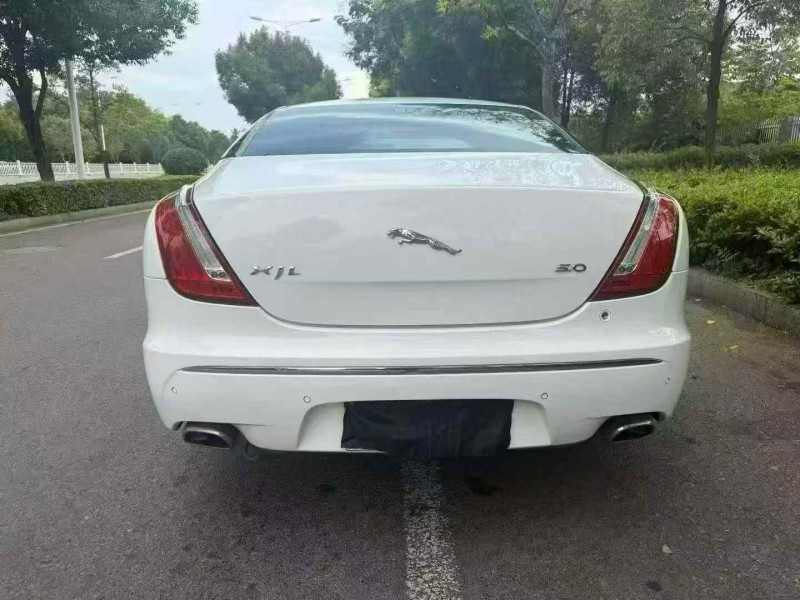 苏州12年捷豹XJL9