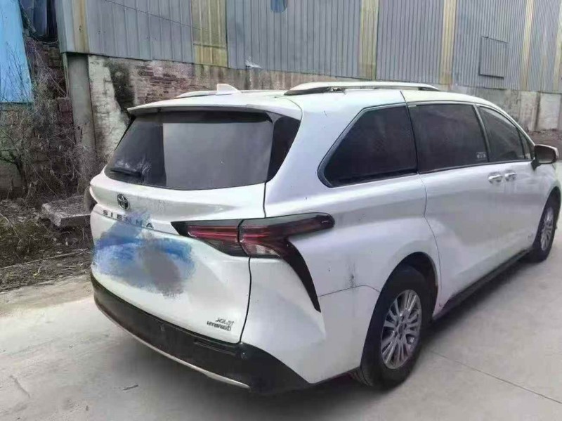 枣庄23年丰田塞纳9