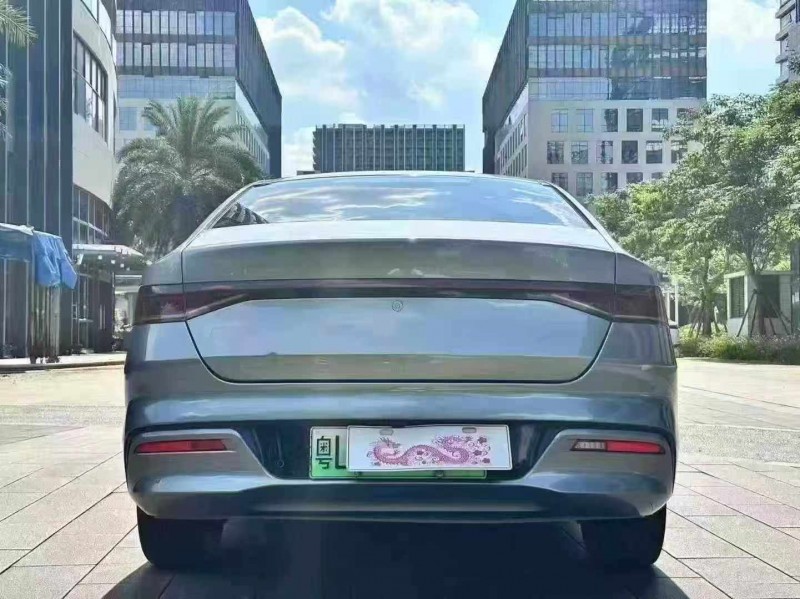 佛山22年比亞迪秦8