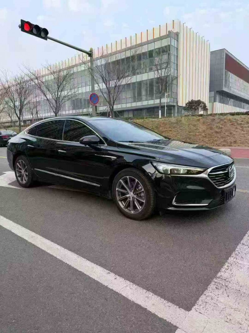 济宁20年别克君越2