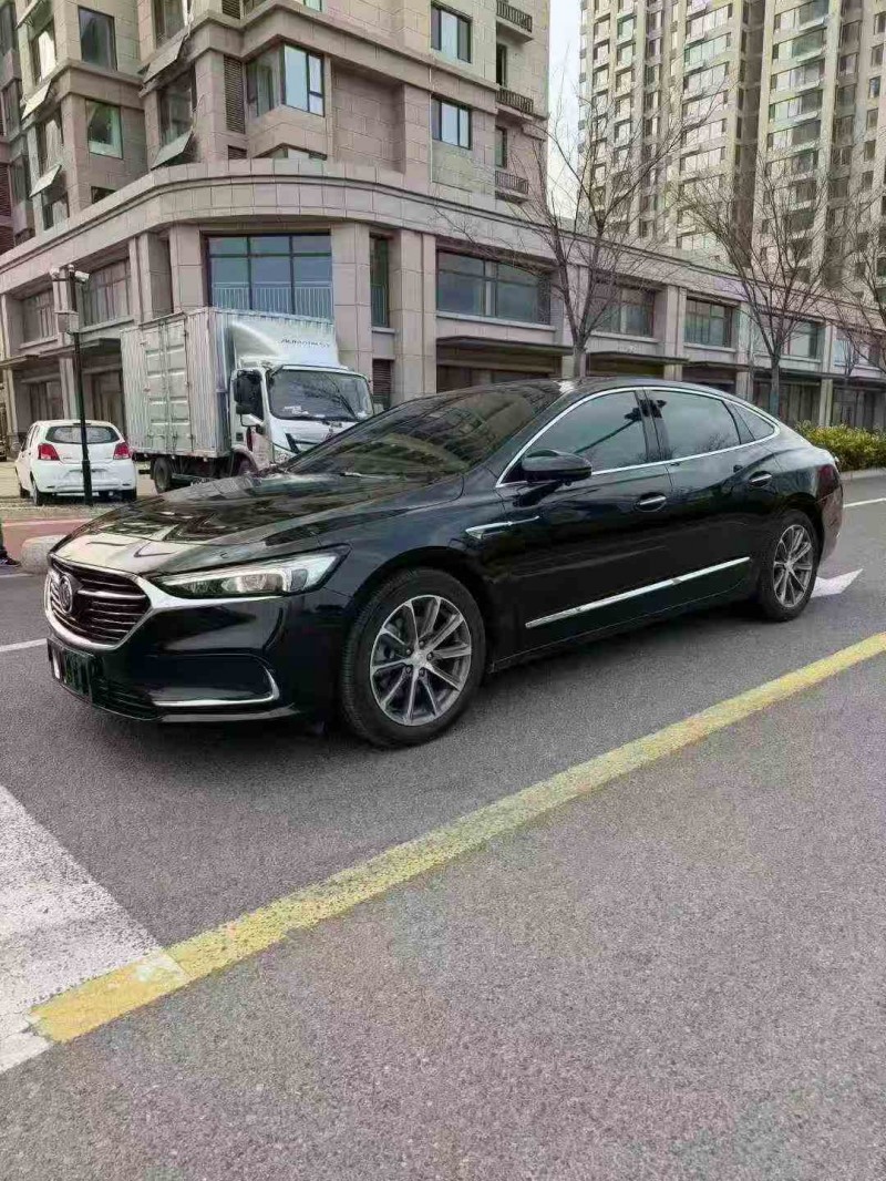 济宁20年别克君越3