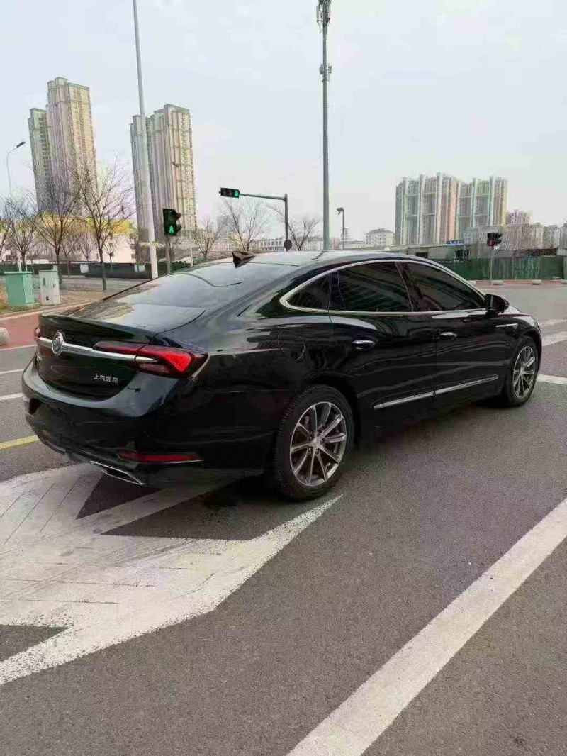 济宁20年别克君越8