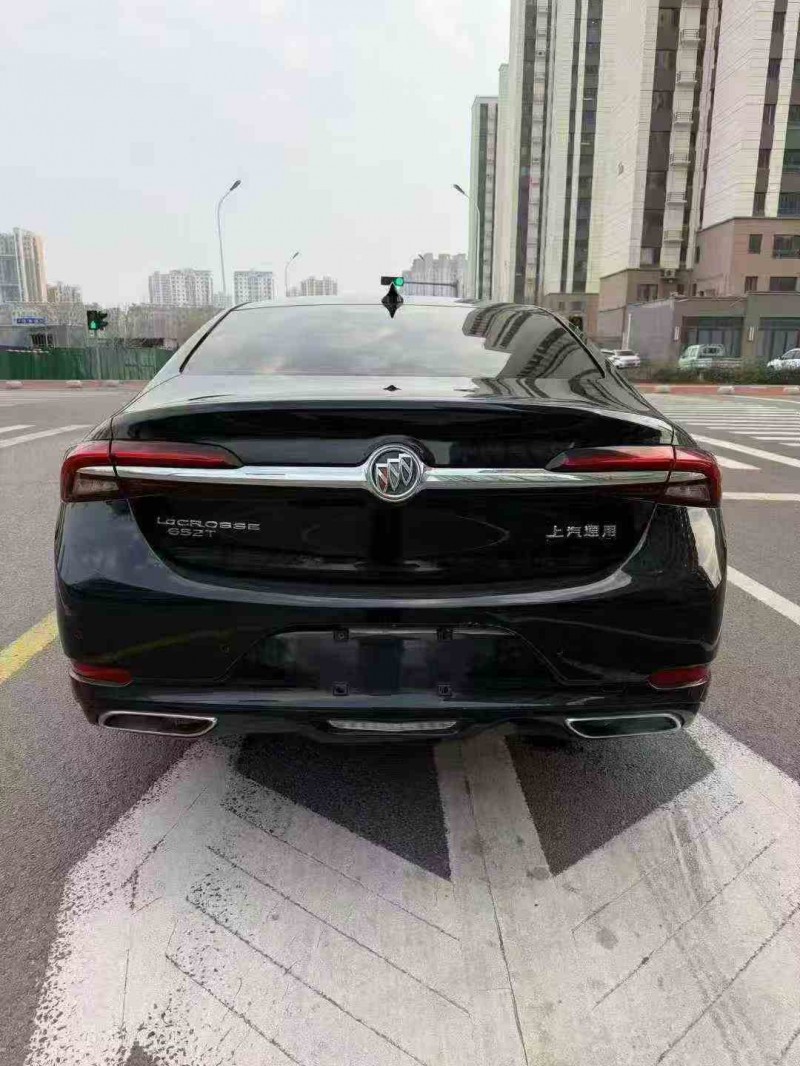 济宁20年别克君越9