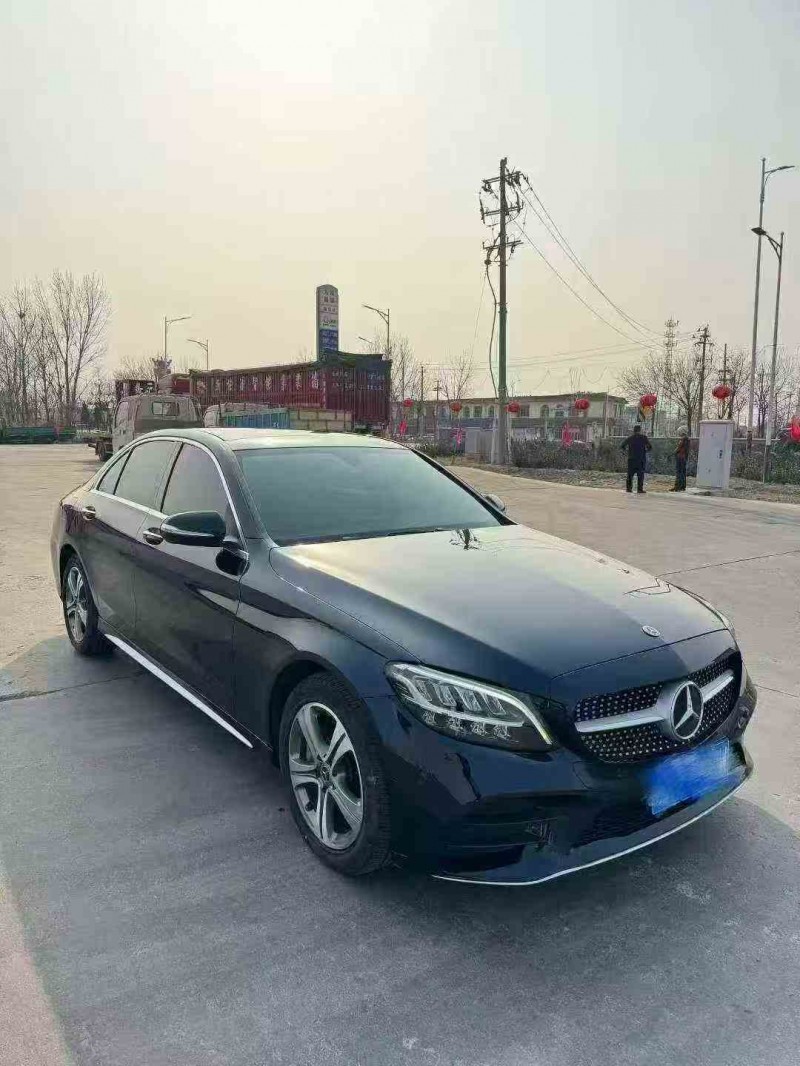 济宁19年奔驰C2
