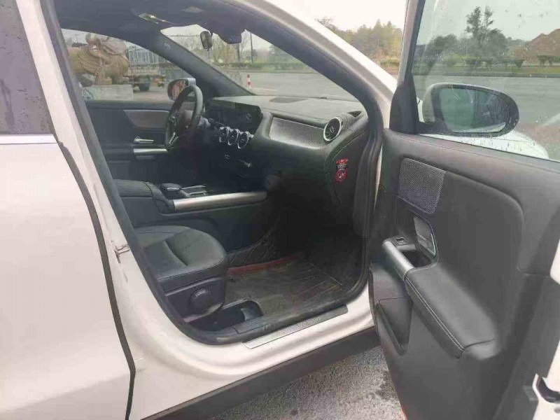 湖州22年奔驰GLA4