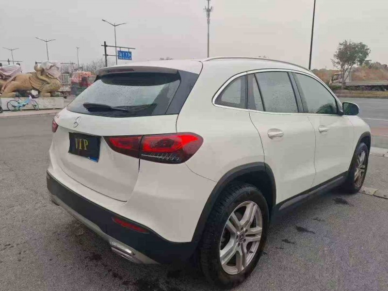 湖州22年奔驰GLA8