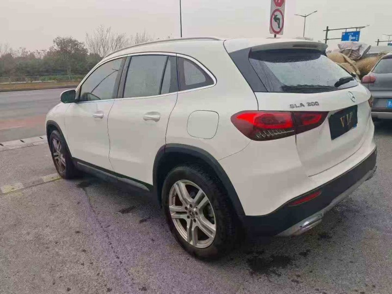 湖州22年奔驰GLA9