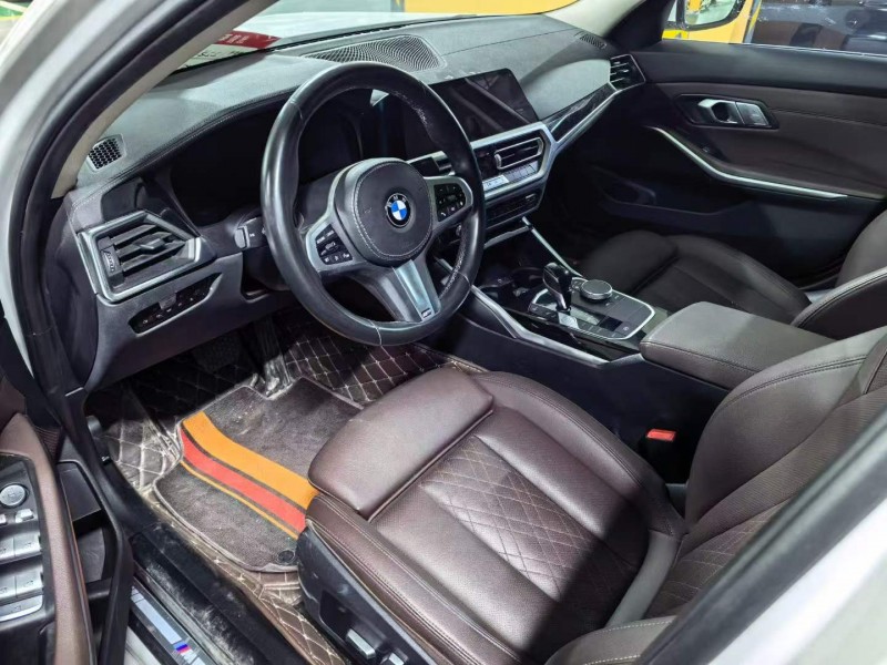 济宁22年宝马3系3