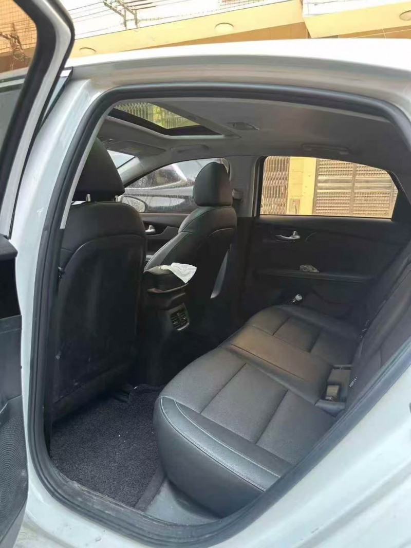 长沙21年起亚K36