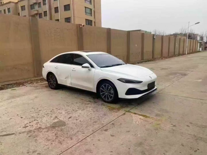 济宁24年荣威D73