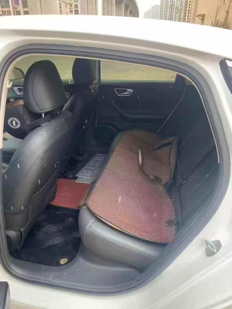 济宁24年荣威D76