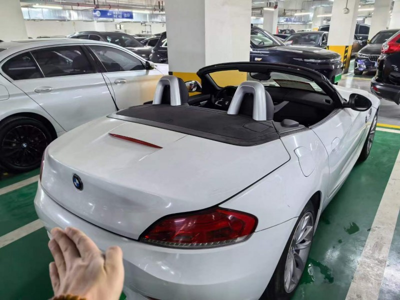 济宁17年宝马Z44