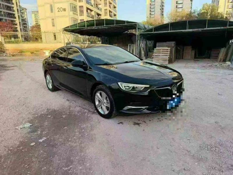 紹興20年別克君威2