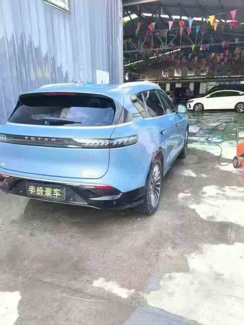 汉中22年岚图汽车FREE8