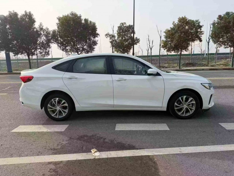 铜陵25年别克威朗3