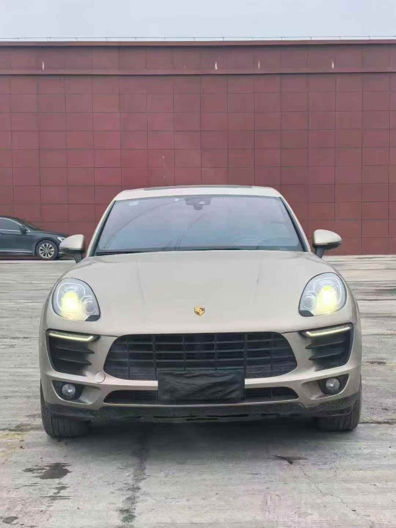 淮安16年保时捷Macan1