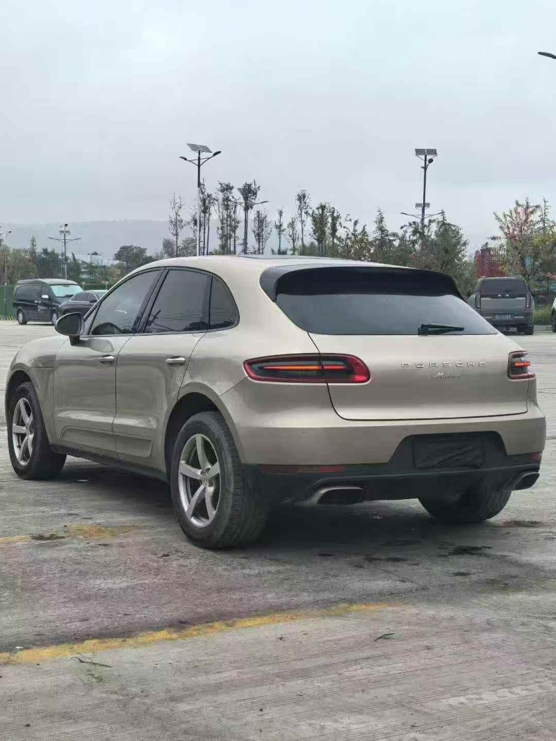 淮安16年保时捷Macan7