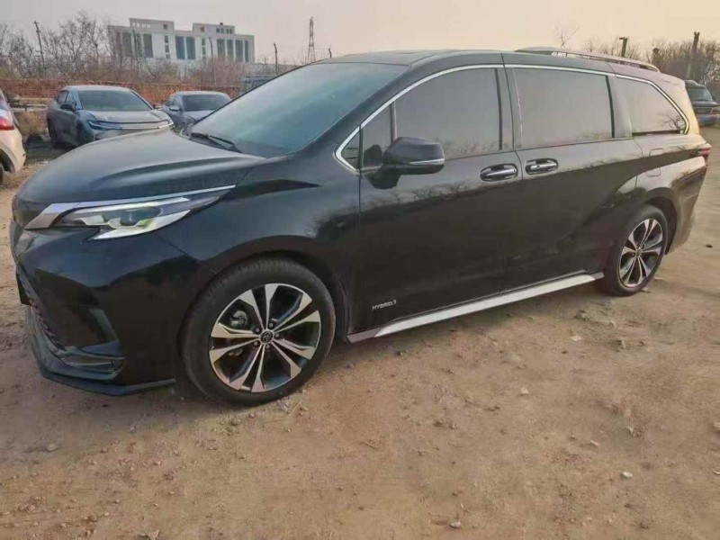济宁24年丰田格瑞维亚3