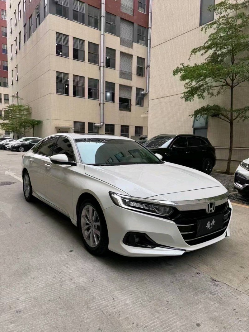 佛山22年本田雅阁2