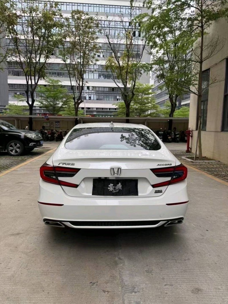 佛山22年本田雅阁5