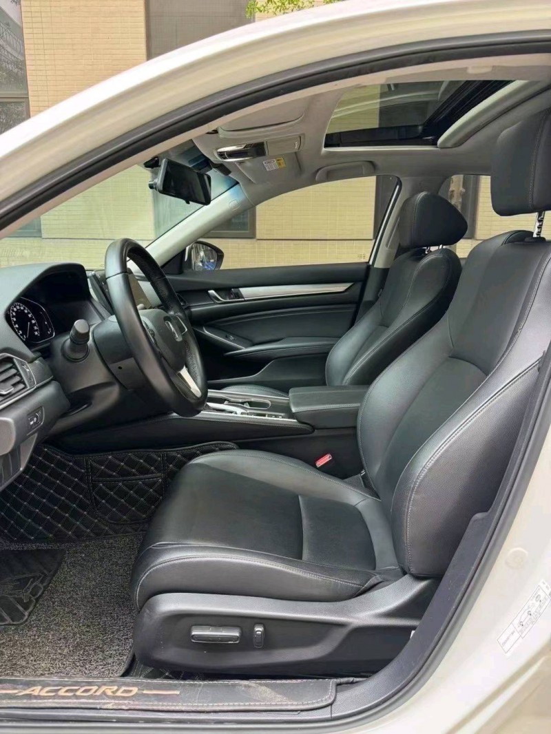 佛山22年本田雅阁6