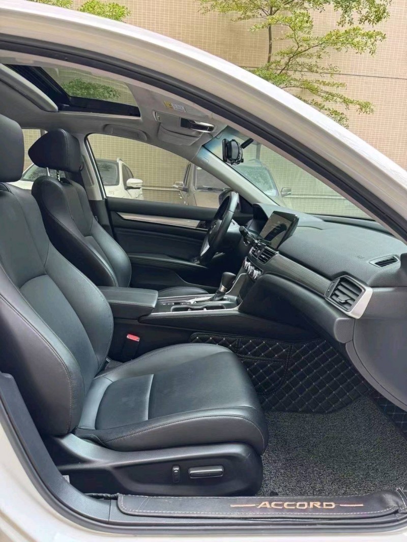 佛山22年本田雅阁8