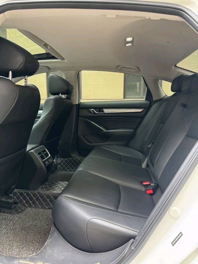 佛山22年本田雅阁9