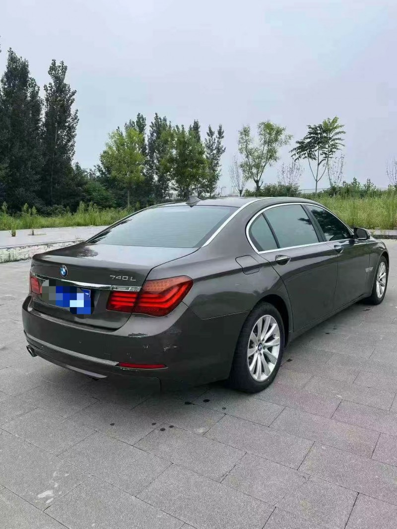 济南13年宝马7系8