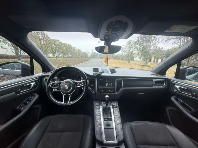 桂林16年保時捷Macan7