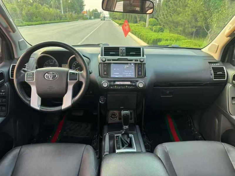 济宁17年丰田普拉多5